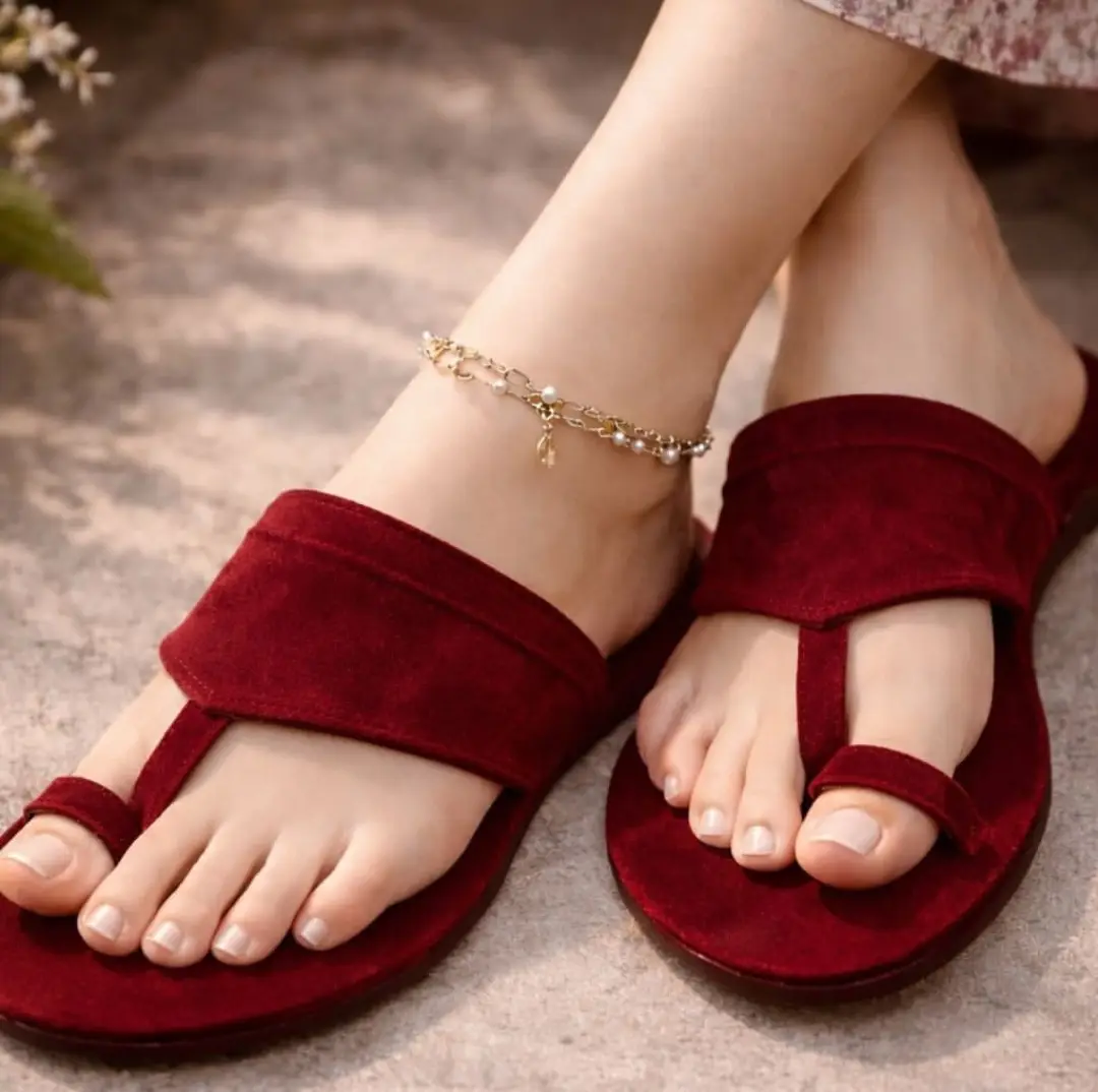 Women's Velvet Formal Kolhapuri Chappal - Image 2