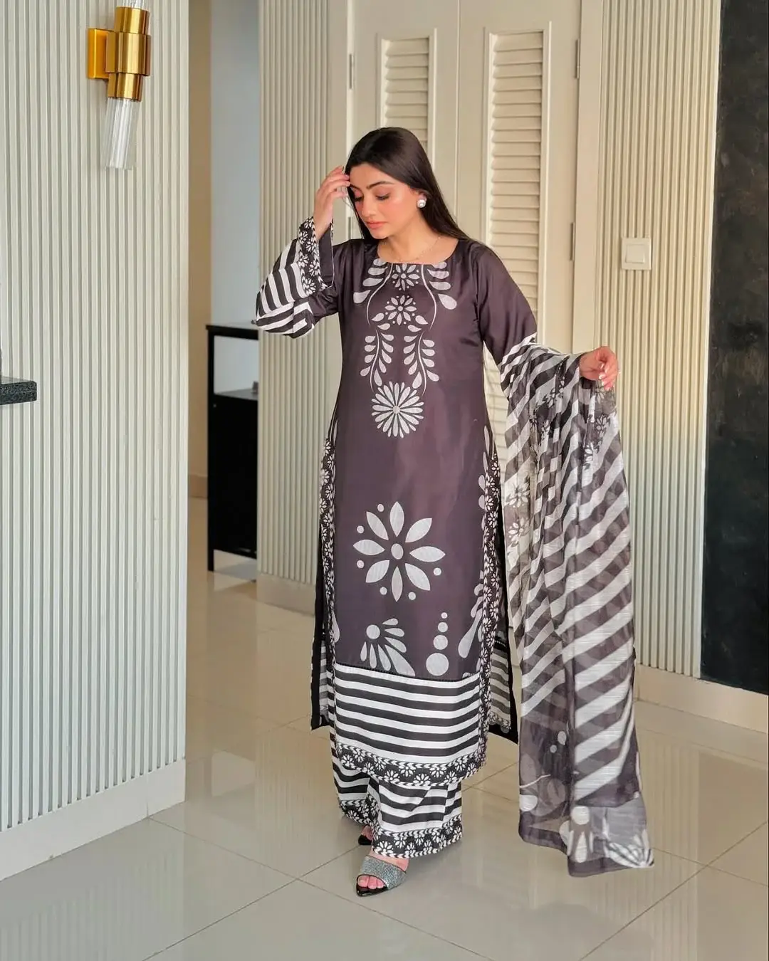 Stylish Women's Stitched Suit - 3 Pcs Digital Print Lawn Set in Black - Image 6