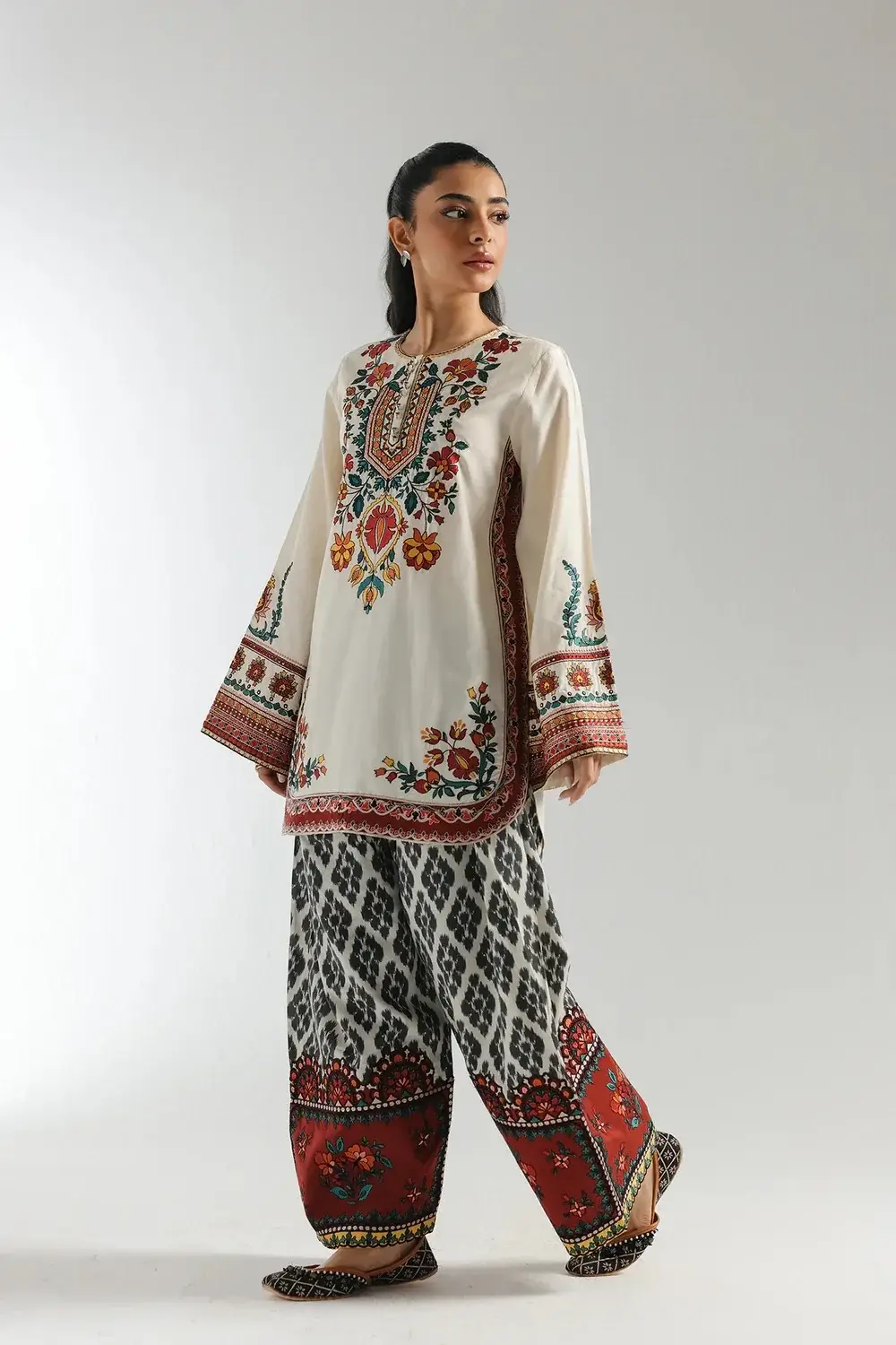 Stylish Women's Printed Shirt and Trouser Set - 2 Pcs - Image 2