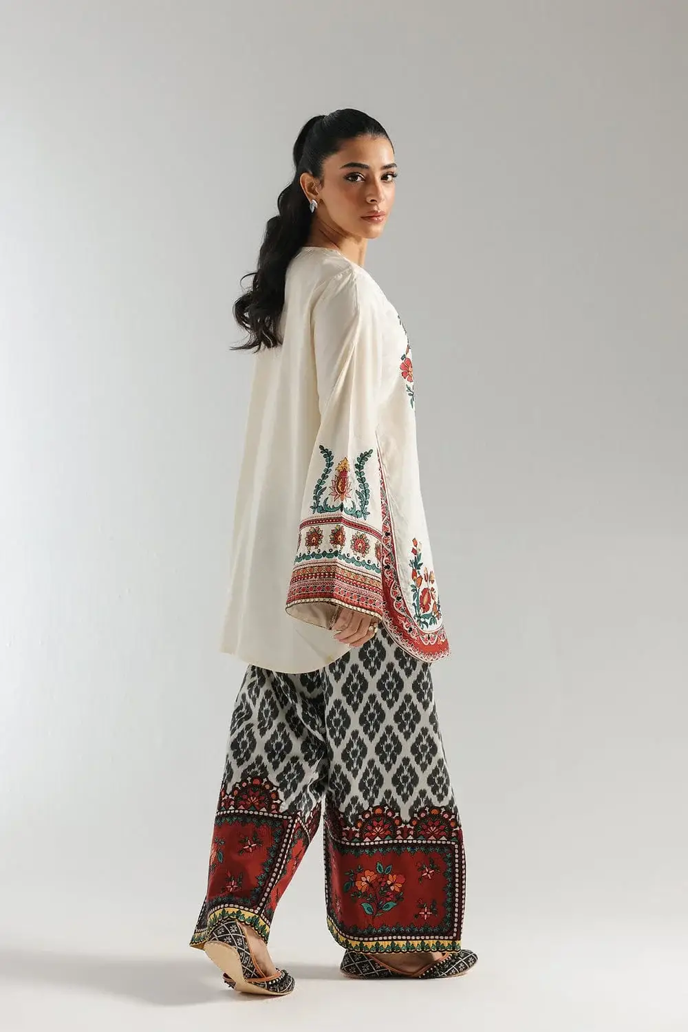 Stylish Women's Printed Shirt and Trouser Set - 2 Pcs - Image 3