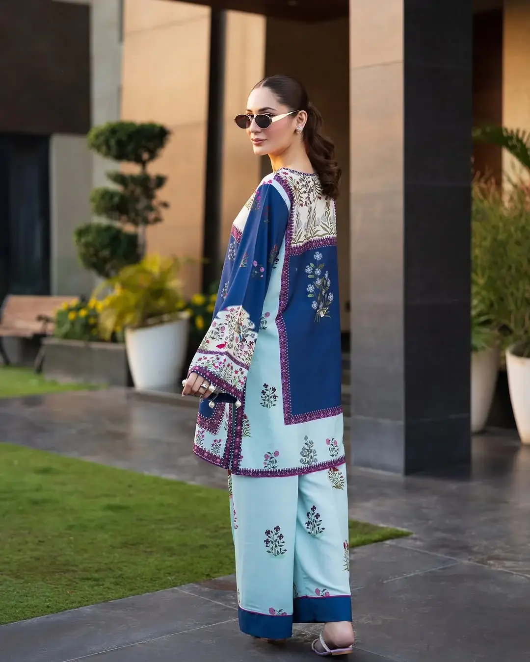 Stylish Women's Stitched Printed Outfit - 2 Pcs Set - Image 2
